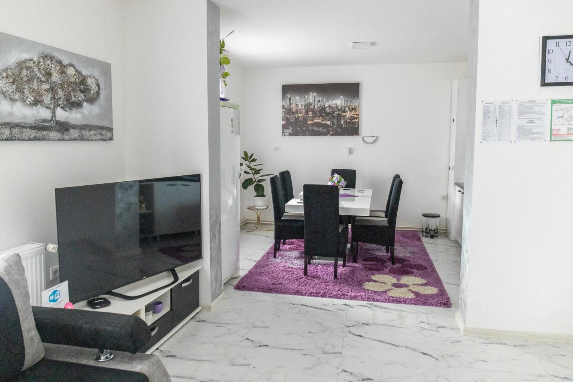 Appartamento Apartman Albijanic Sremska Kamenica Esterno foto